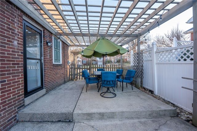 32 W Tacoma Ave, Latrobe, PA 15650