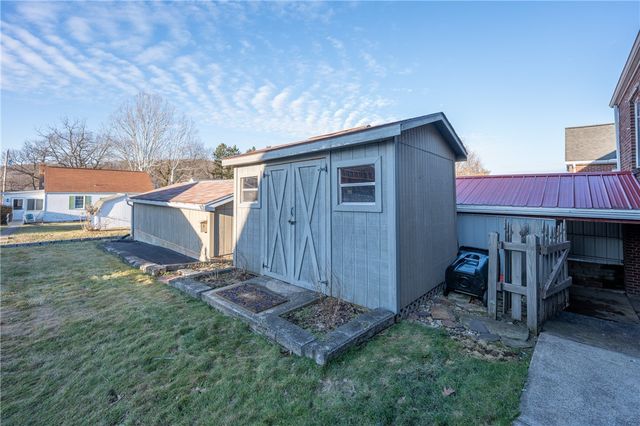 32 W Tacoma Ave, Latrobe, PA 15650
