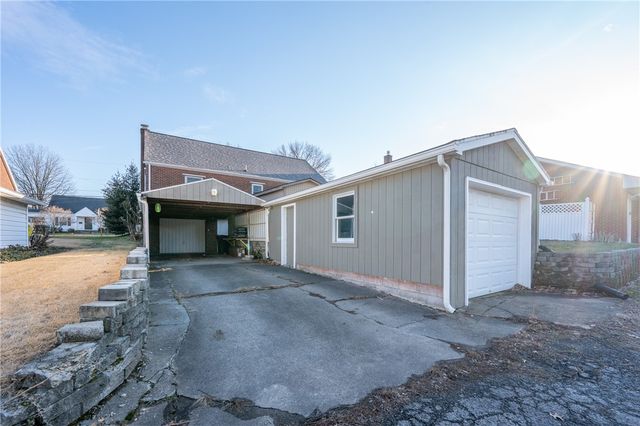 32 W Tacoma Ave, Latrobe, PA 15650