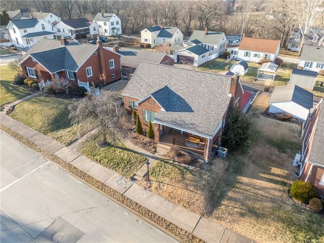 32 W Tacoma Ave, Latrobe, PA 15650