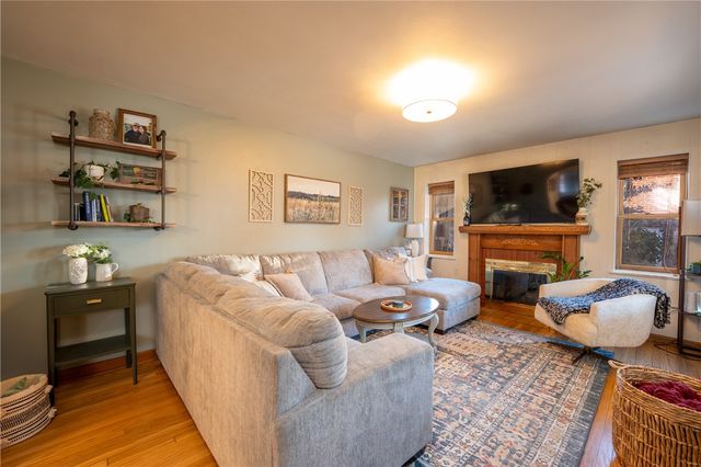 32 W Tacoma Ave, Latrobe, PA 15650