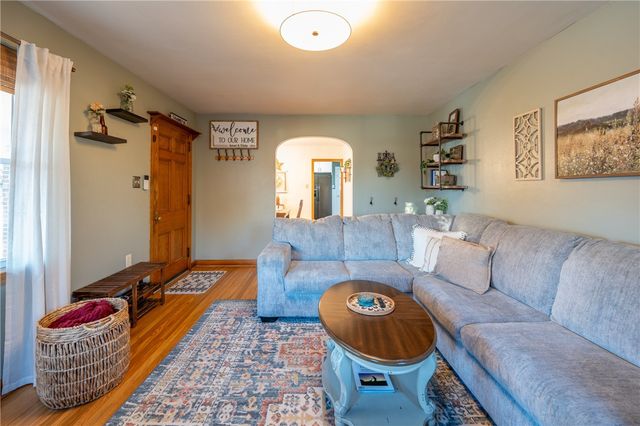 32 W Tacoma Ave, Latrobe, PA 15650