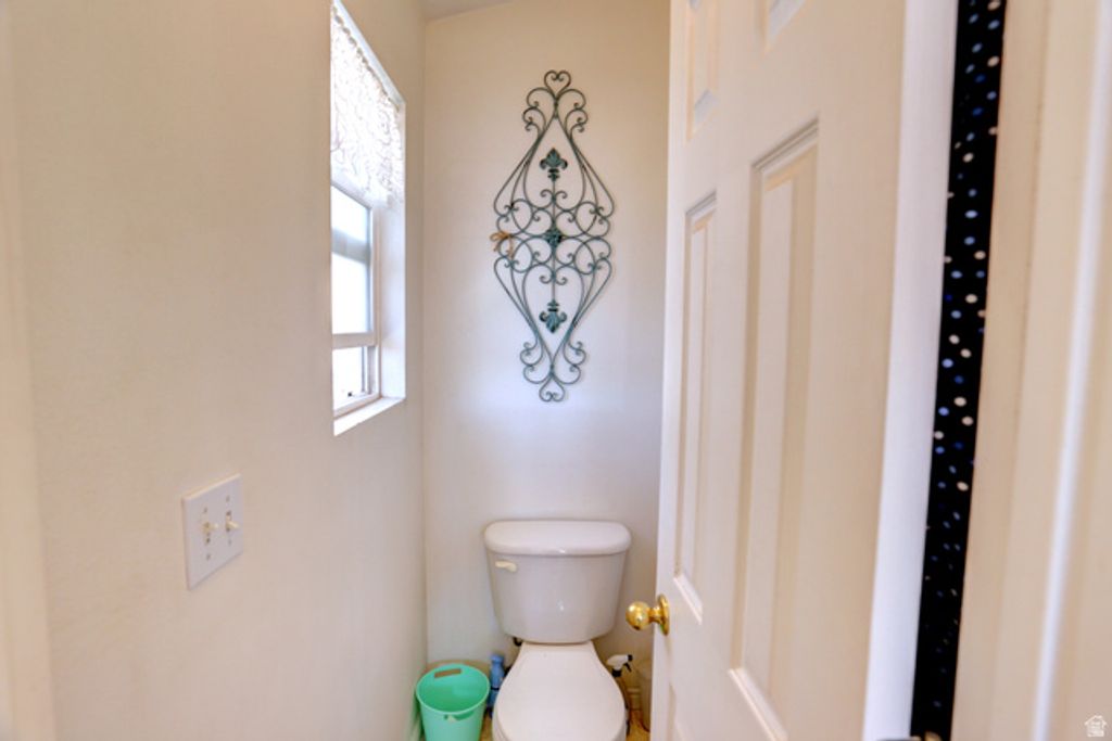 Image 19 of property listing at 2128 BRIDGER DR, Springville, UT 84663