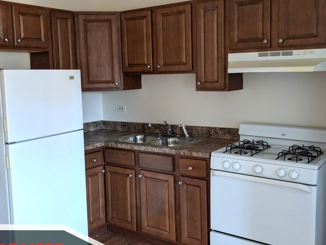 2600 N Kimball Avenue 303, Chicago, IL 60647