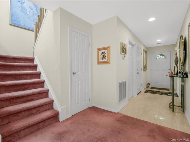 181 North Lane, Smithtown, NY 11787