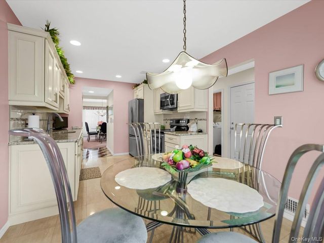 181 North Lane, Smithtown, NY 11787