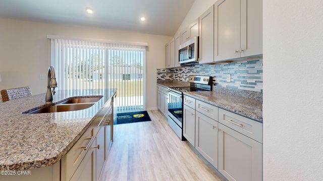 3989 Horizon Avenue, Chipley, FL 32428