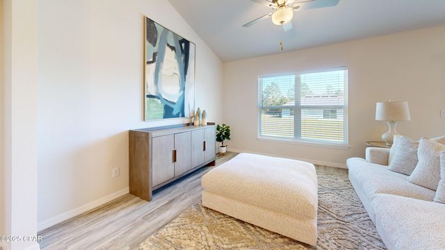 3989 Horizon Avenue, Chipley, FL 32428