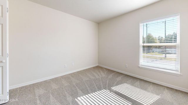 3989 Horizon Avenue, Chipley, FL 32428