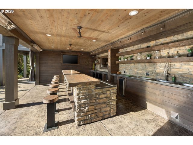 9833 Se EASTVIEW Dr, Happy Valley, OR 97086