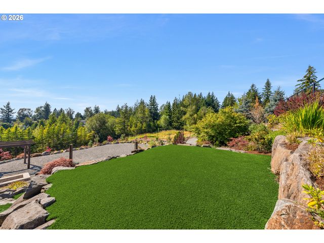 9833 Se EASTVIEW Dr, Happy Valley, OR 97086