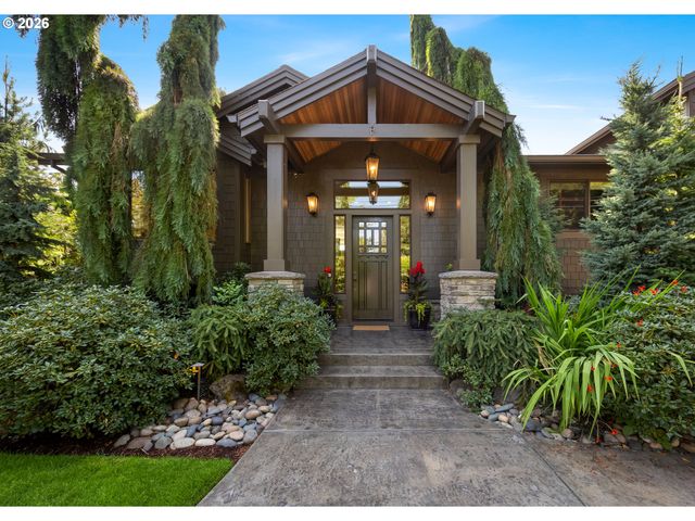 9833 Se EASTVIEW Dr, Happy Valley, OR 97086