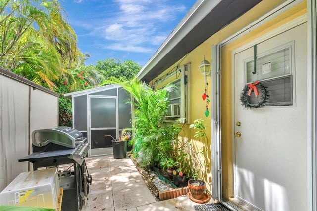 1853 Service Road, North Palm Beach, FL 33408