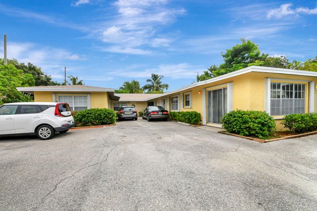 1853 Service Road, North Palm Beach, FL 33408