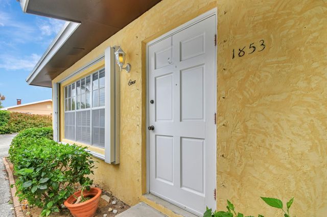1853 Service Road, North Palm Beach, FL 33408
