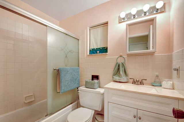 1853 Service Road, North Palm Beach, FL 33408