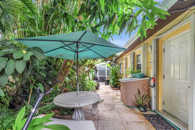 1853 Service Road, North Palm Beach, FL 33408