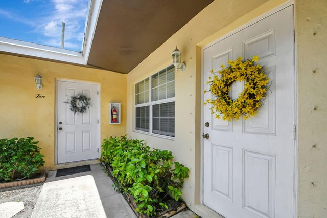 1853 Service Road, North Palm Beach, FL 33408