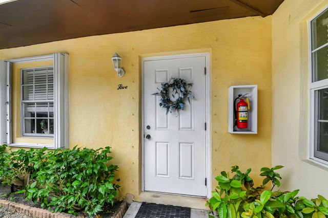 1853 Service Road, North Palm Beach, FL 33408