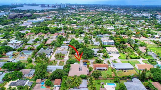 1853 Service Road, North Palm Beach, FL 33408