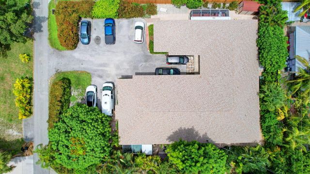 1853 Service Road, North Palm Beach, FL 33408