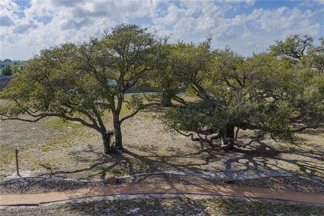 125 Shadow Moss, Rockport, TX 78382