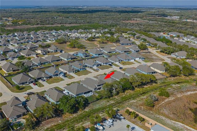 125 Shadow Moss, Rockport, TX 78382