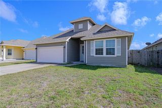 125 Shadow Moss, Rockport, TX 78382