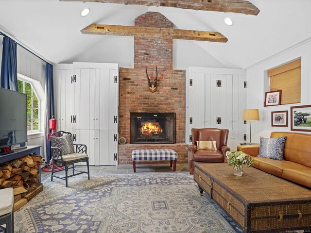 15 Stanwich Lane, Greenwich, CT 06830