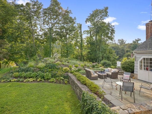 15 Stanwich Lane, Greenwich, CT 06830