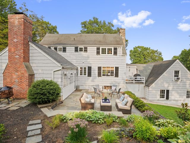 15 Stanwich Lane, Greenwich, CT 06830