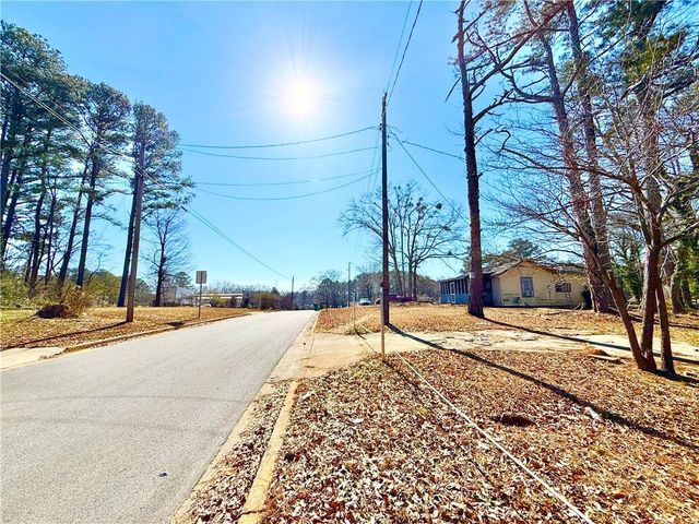 1924 Peters Road, Tucker, GA 30084