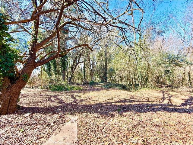 1924 Peters Road, Tucker, GA 30084