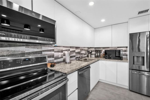 780 NE 69th St 1509, Miami, FL 33138