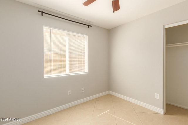 3212 E ORAIBI Drive, Phoenix, AZ 85050