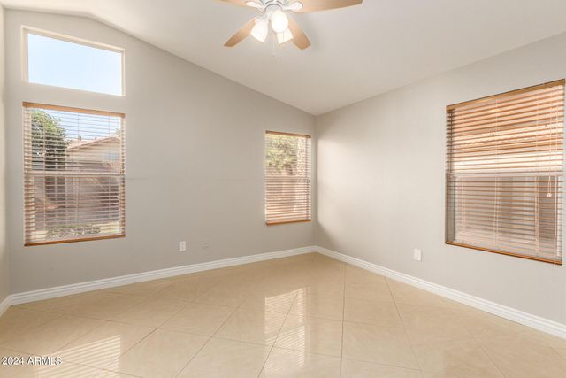 3212 E ORAIBI Drive, Phoenix, AZ 85050