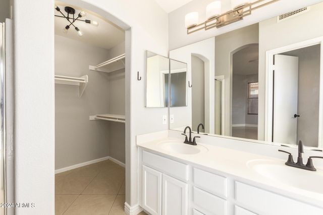 3212 E ORAIBI Drive, Phoenix, AZ 85050