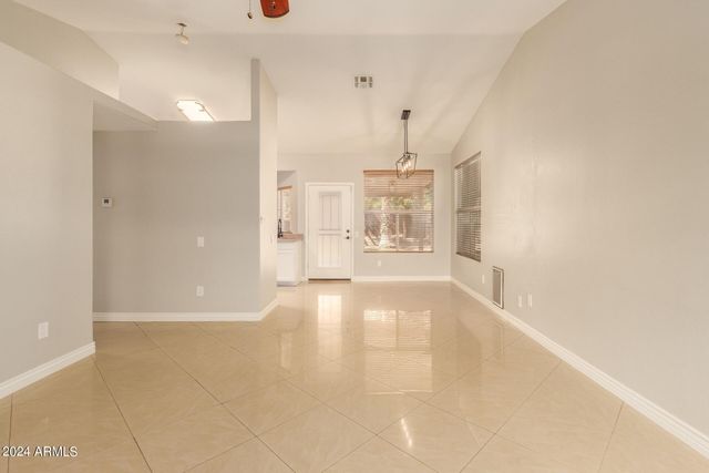 3212 E ORAIBI Drive, Phoenix, AZ 85050