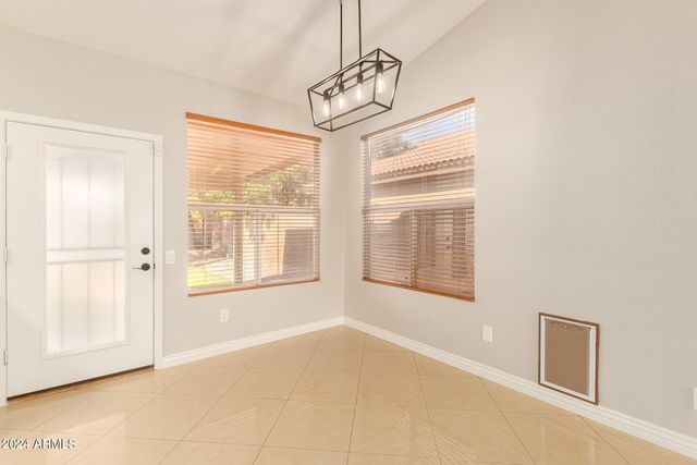 3212 E ORAIBI Drive, Phoenix, AZ 85050