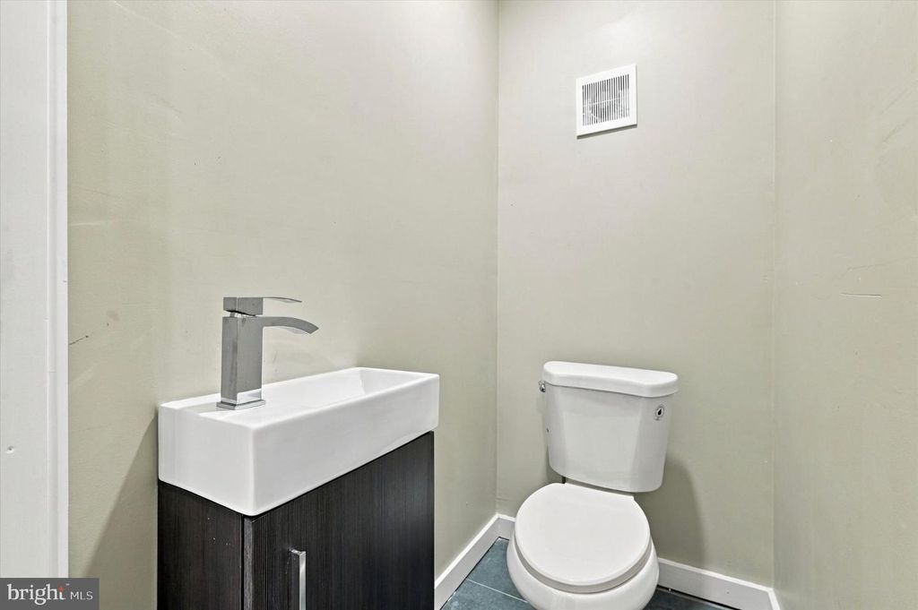 1644 N NEWKIRK ST, PHILADELPHIA, PA 19121 — photo 5