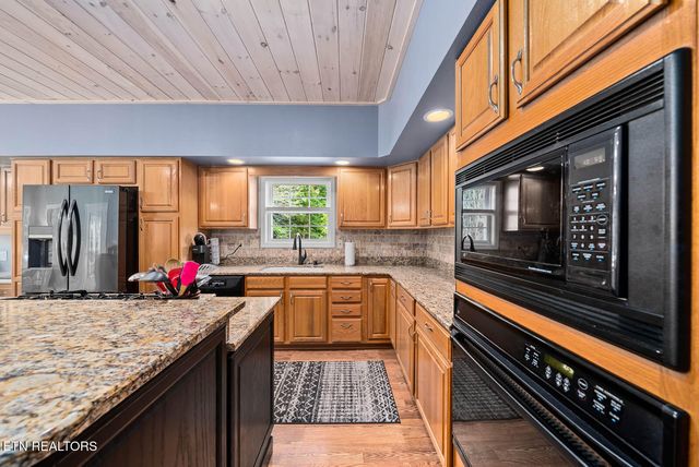 7 Brompton Court, Crossville, TN 38558