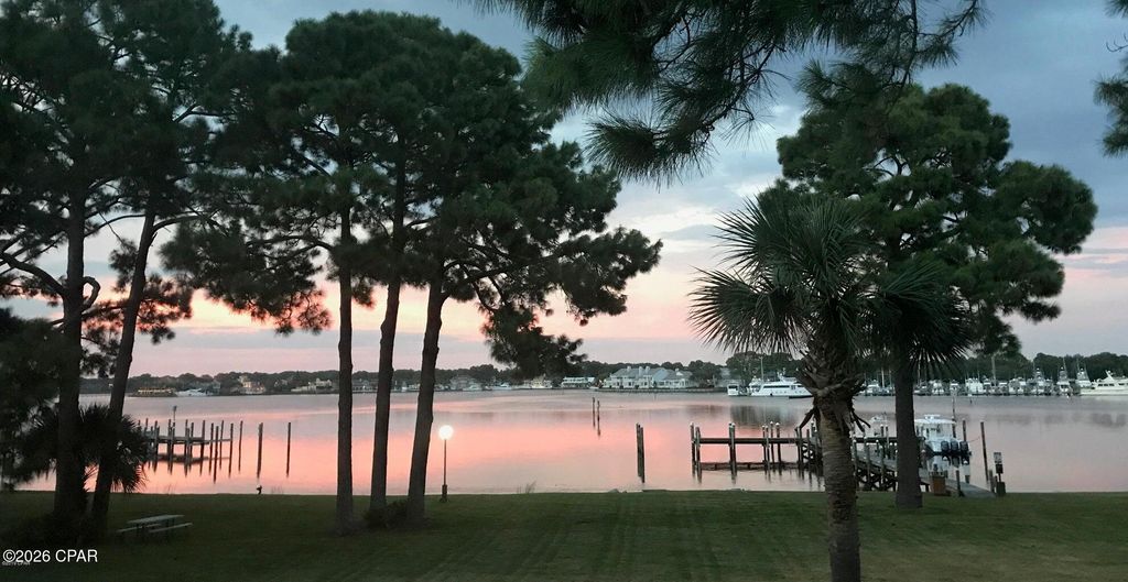 Image 16 of property listing at 4400 Kingfish Lane 302, Panama City Beach, FL 32408