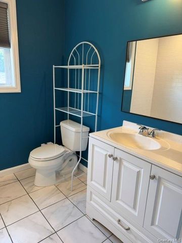 15 Comet Place, Patchogue, NY 11772