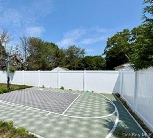 15 Comet Place, Patchogue, NY 11772