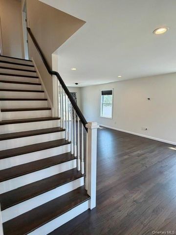15 Comet Place, Patchogue, NY 11772