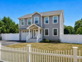 15 Comet Place, Patchogue, NY 11772