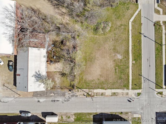 311 E 5th Street, Okmulgee, OK 74447