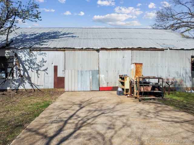 311 E 5th Street, Okmulgee, OK 74447