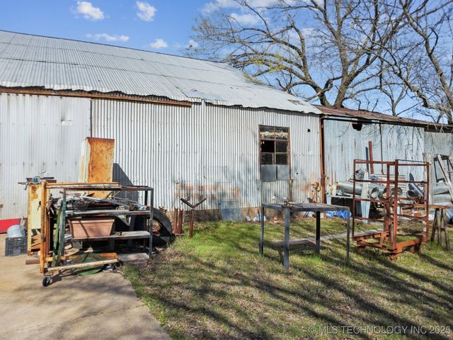 311 E 5th Street, Okmulgee, OK 74447