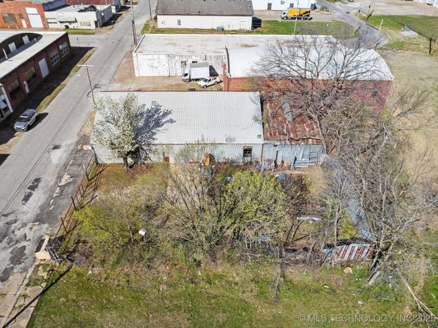 311 E 5th Street, Okmulgee, OK 74447